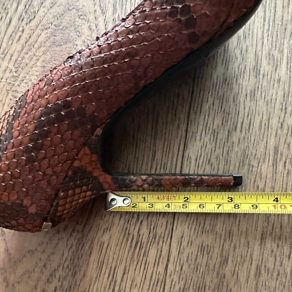 Burberry Python Snakeskin Pointed Toe Heels - Siz… - image 7